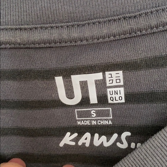 Uniqlo x kaws T-shirt - Picture 3 of 4
